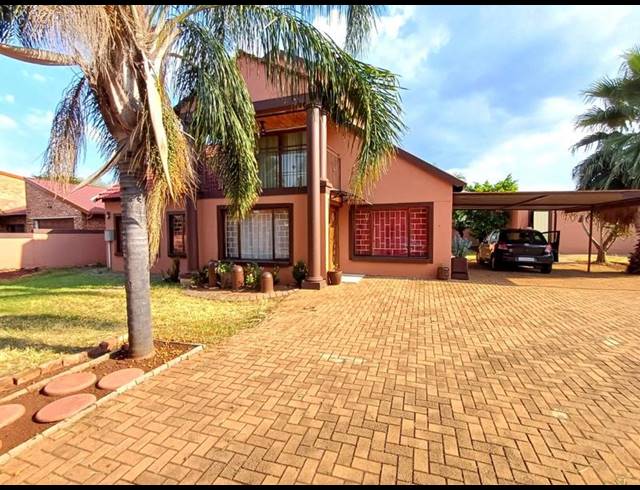 4 BEDROOM HOUSE FOR SALE IN THERESA PARK